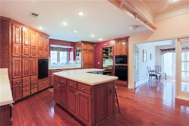 8318 Maplewood Dr, Lenexa, KS 66215 - photo 6