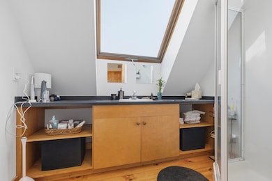 1138 E Hamilton St unit 1140, Milwaukee, WI 53202 - photo 6