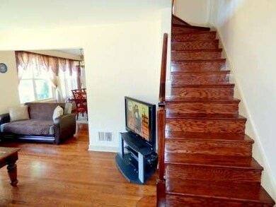 2901 W Granville Ave, Chicago, IL 60659 - photo 2