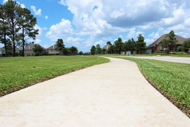 Get a breath of fresh air and take a leisurely stroll on the lovely walking trails that wind through The Enclave at NorthPointe.