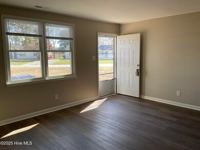 503 Elm St, Jacksonville, NC 28540 - photo 2