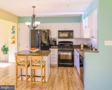 8722 Thornbrook Dr, Odenton, MD 21113 - photo 5