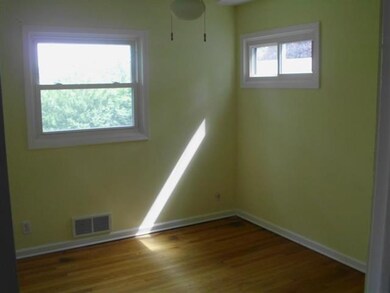 1220 Fairlane Dr, Bettendorf, IA 52722 - photo 6