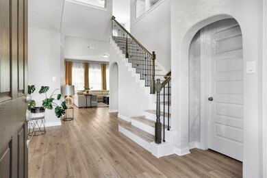 2-story, open entry hall