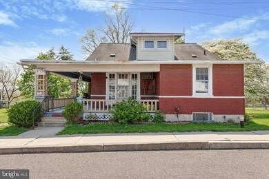 519 Elm St, Pottstown, PA 19464 - photo 2