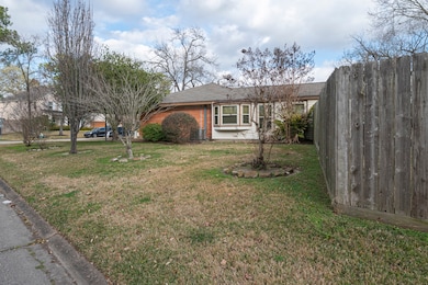 2111 Libbey Dr, Houston, TX 77018 - photo 5