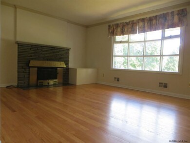 18 Drawbridge Dr, Albany, NY 12203 - photo 3