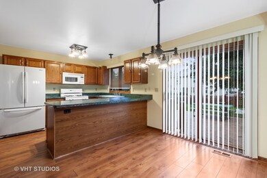 944 Wellington Ct unit 2, Aurora, IL 60506 - photo 6