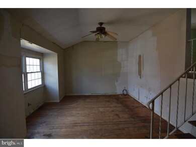 1123 Laurel Rd, Beverly, NJ 08010 - photo 3