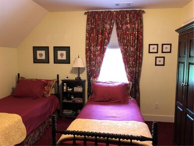 2nd level guest room.