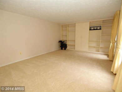 9906 Manet Rd, Burke, VA 22015 - photo 4