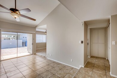 09 Foyer