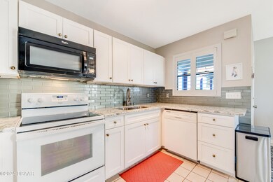 Gorgeous Kitchen with Dishwasher!