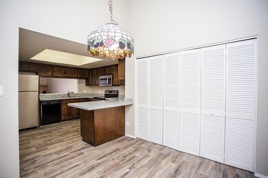 Eat-In-Kitchen