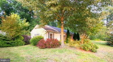 116 Richmond Rd, Colonial Beach, VA 22443 - photo 2