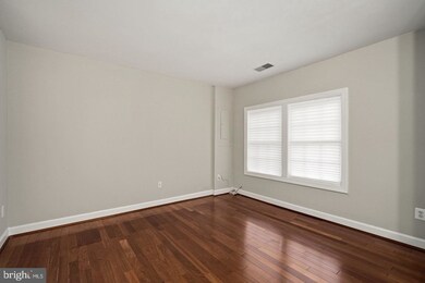 4375 Thomas Brigade Ln, Fairfax, VA 22033 - photo 3