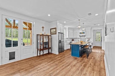 173_R_Thompson_Road-12