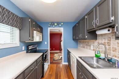 216 Park Ave, Rensselaer, NY 12144 - photo 2