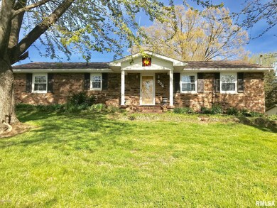 306 Saint Marys Dr, Harrisburg, IL 62946 - photo 2
