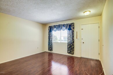 14030 N Newcastle Dr, Sun City, AZ 85351 - photo 3