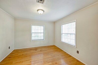 1059 Gardenia Dr, Houston, TX 77018 - photo 4