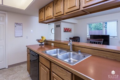 1919ParkviewCir(10of23)