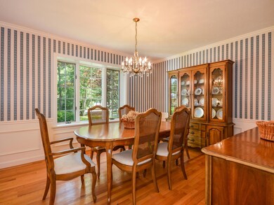 diningroom narrows way