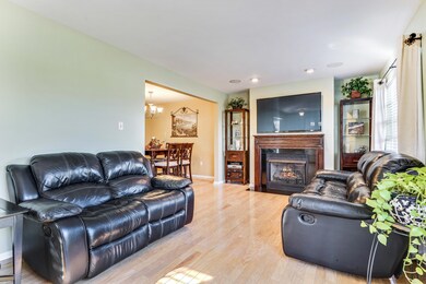 3210 Kapalua Ct, Freehold, NJ 07728 - photo 3