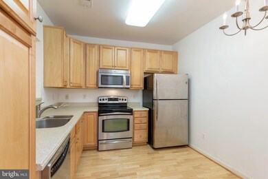 8607 Wintergreen Ct unit 305, Odenton, MD 21113 - photo 5