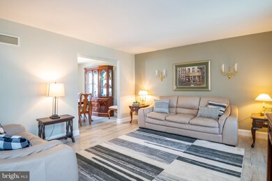 1055 Boeshore Cir, Reading, PA 19605 - photo 2