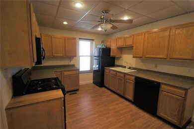 542 Broad St, Emmaus, PA 18049 - photo 3