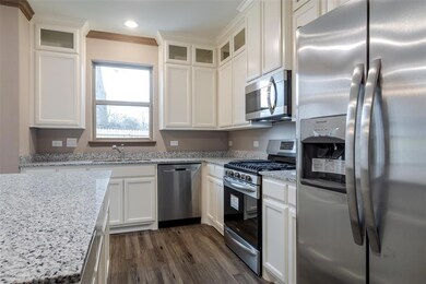 Kitchen features:  stainless appliances with gas r
