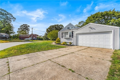 139 Yucatan Dr, Warwick, RI 02889 - photo 4