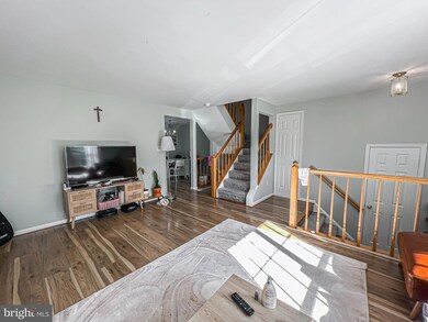 13856 Laura Ratcliff Ct, Centreville, VA 20121 - photo 4