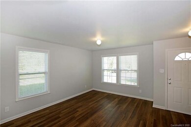 211 Wolf Creek Ln, Statesville, NC 28625 - photo 4