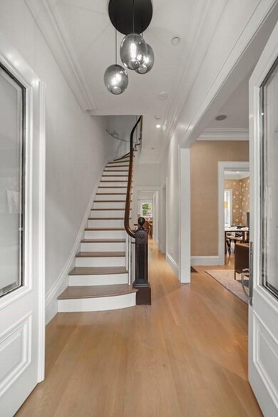 118 W Concord St, Boston, MA 02118 - photo 4