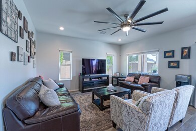 2389 E Fl-005-052-Living Ro-MLS_Size