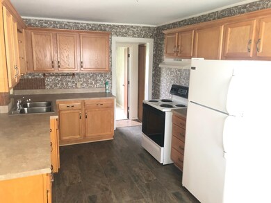 902 20th St, Auburn, IN 46706 - photo 5