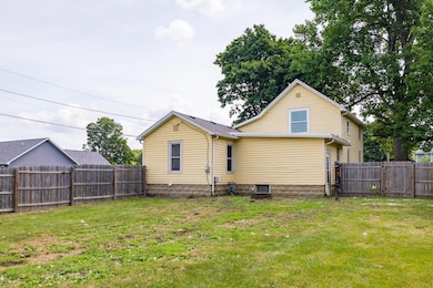 214 N NEWTON ST GOODLAND-23