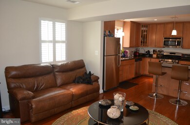 4115 S Four Mile Run Dr unit D, Arlington, VA 22204 - photo 7