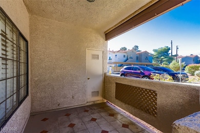 1425 Santa Margarita St unit B, Las Vegas, NV 89146 - photo 3