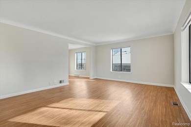 60 W Harry Ave, Hazel Park, MI 48030 - photo 2