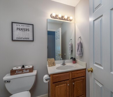 445 Village Dr, Frankfort, KY 40601 - photo 6