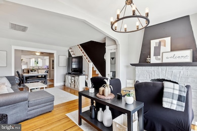 1519 Powell St, Norristown, PA 19401 - photo 3