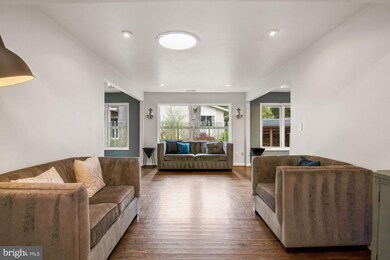 5429 Southport Ln, Fairfax, VA 22032 - photo 4