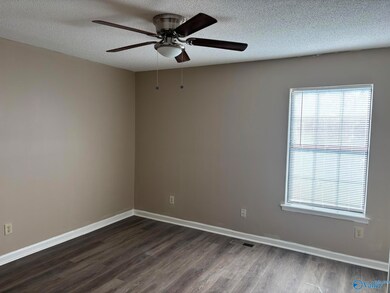 2607 Wynterhall Rd SE unit D, Huntsville, AL 35803 - photo 7