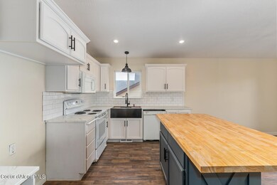 2654 N Sparrow Loop 05