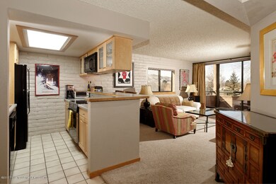 Kitchen/Living