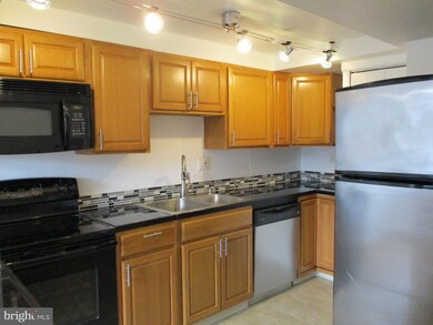 227 Arbour Ct, North Wales, PA 19454 - photo 2