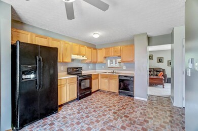 2964 Blue Moon Dr, Columbus, OH 43232 - photo 6